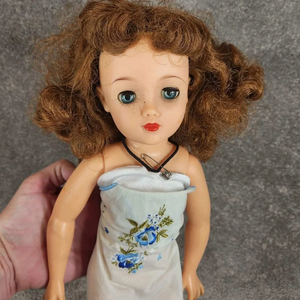 Ideal Doll VT-18 Vintage 1950s Auburn Hair Sleep Eyes Blue Floral Gown 18 Inch